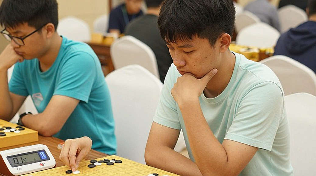 Superstition on the Board: The 5.e5 Move and the Comforts of the Club Player