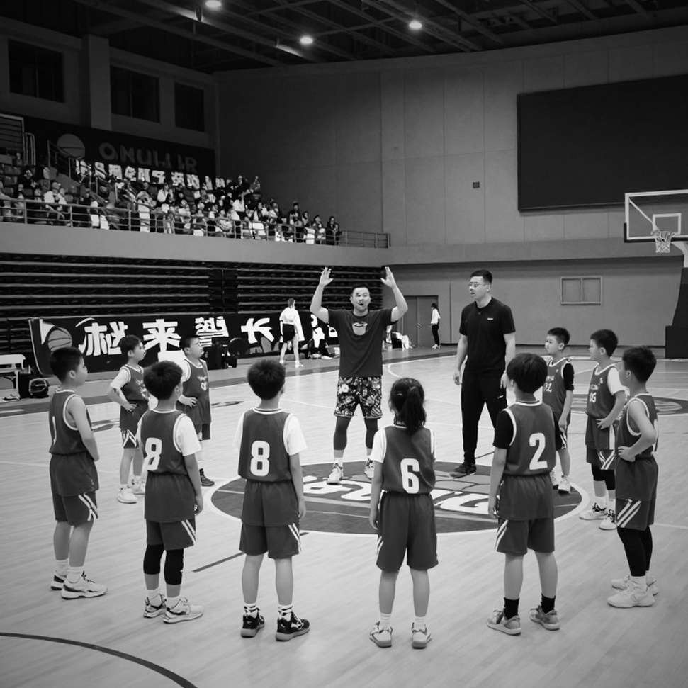 Bango Returns to Zaragoza: The Recovery Gamble of the Angolan Center Bango Returns to Zaragoza: The Recovery Gamble of the Angolan Center