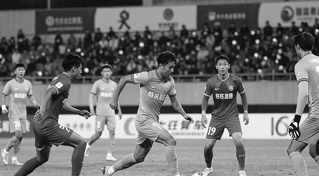 Vết nứt Xuân Son: Khi 4-6 tuần rách cơ đùi viết lại cục diện bóng đá Việt Nam