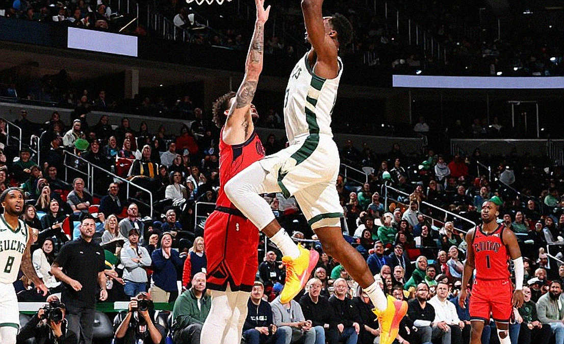 Lonnie Walker IV cập bến Besiktas: Bản vá hàng công, nhưng điểm mù nằm ở hàng thủ