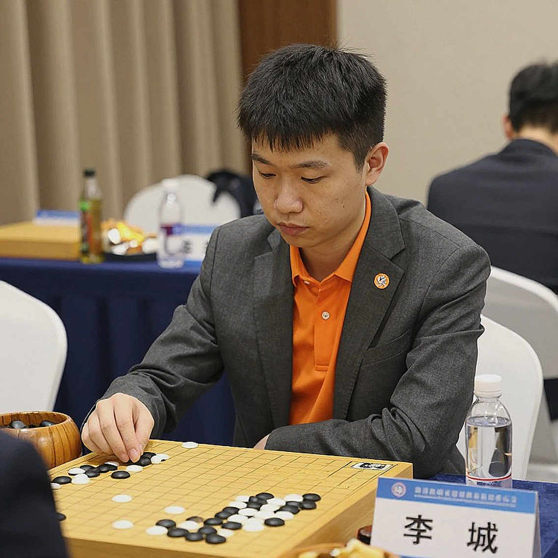 Scandinavian Defense, a 60-Minute Course, and the Carlsen Name With No Game Attached