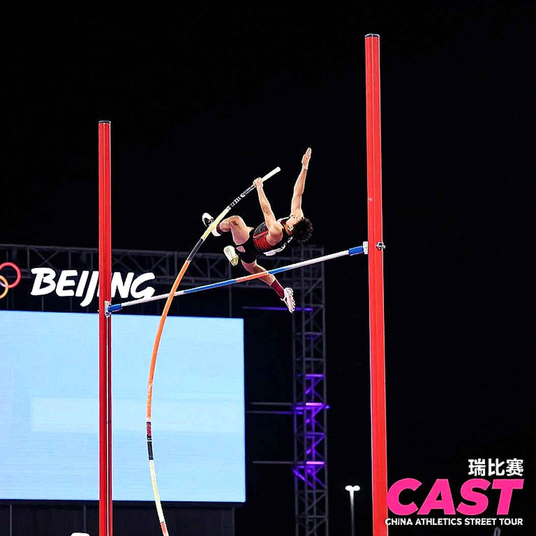 Đôi giày không có tên trong danh sách: tấm huy chương vàng Asian Games bị tước và giới hạn thật sự của luật thiết bị điền kinh
