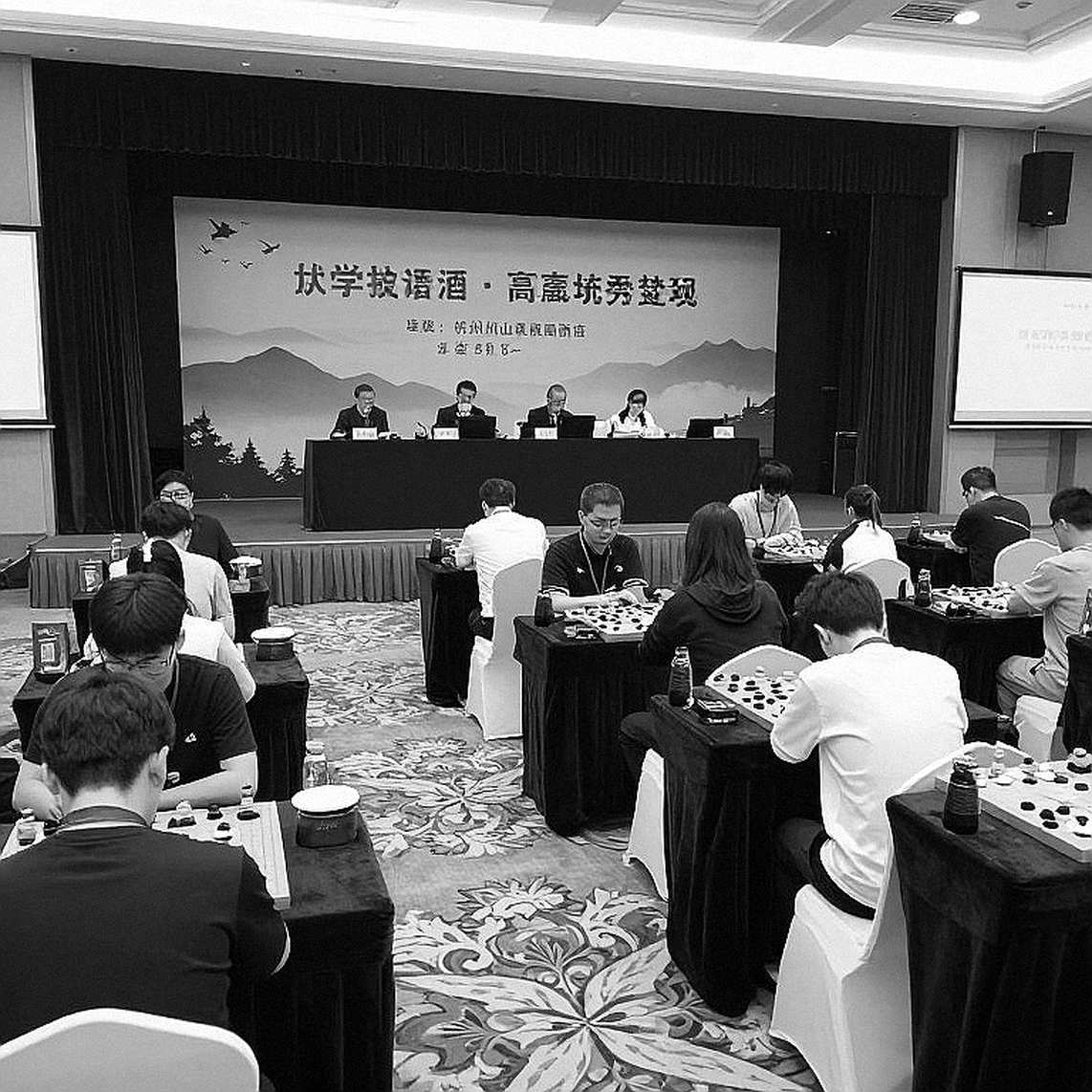 Lệnh cấm theo linh kiện máy vi tính làm dấy lên lo ngại về thị trường máy cũ