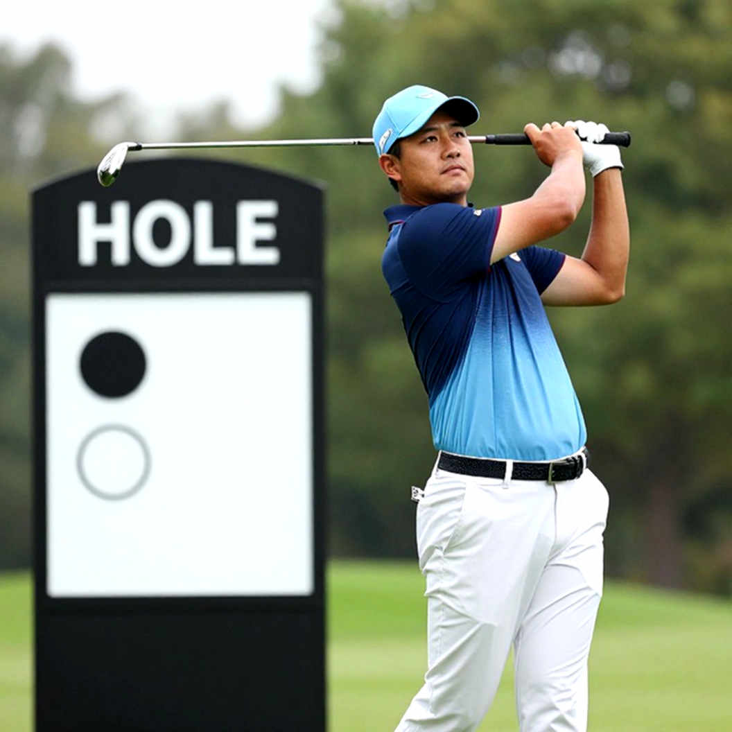 Một cây lob wedge cho mọi cú thoát hố cát: thói quen đang lấy điểm của golfer phong trào