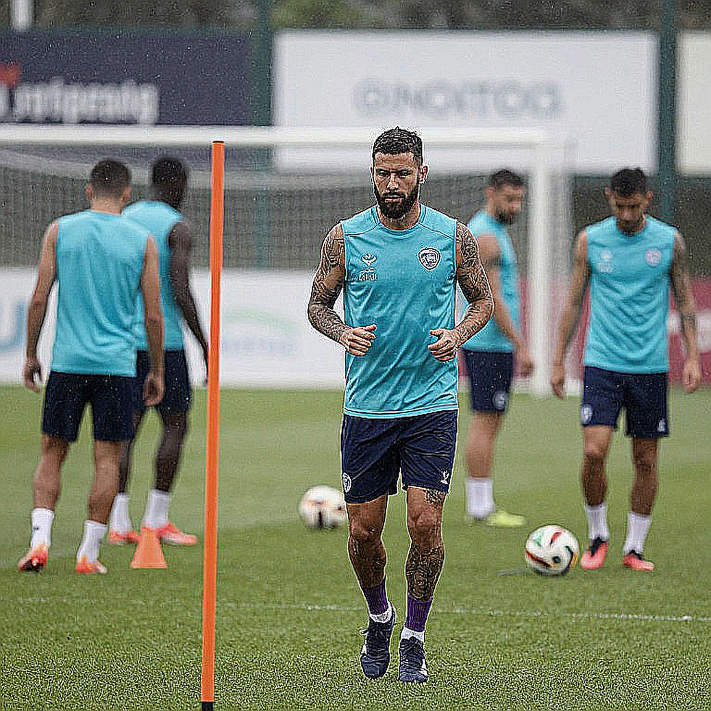 Báo cáo chuyển nhượng V.League 2026/26: Tiền đã về đâu, và vì sao hợp đồng một năm đang đánh thuế tương lai