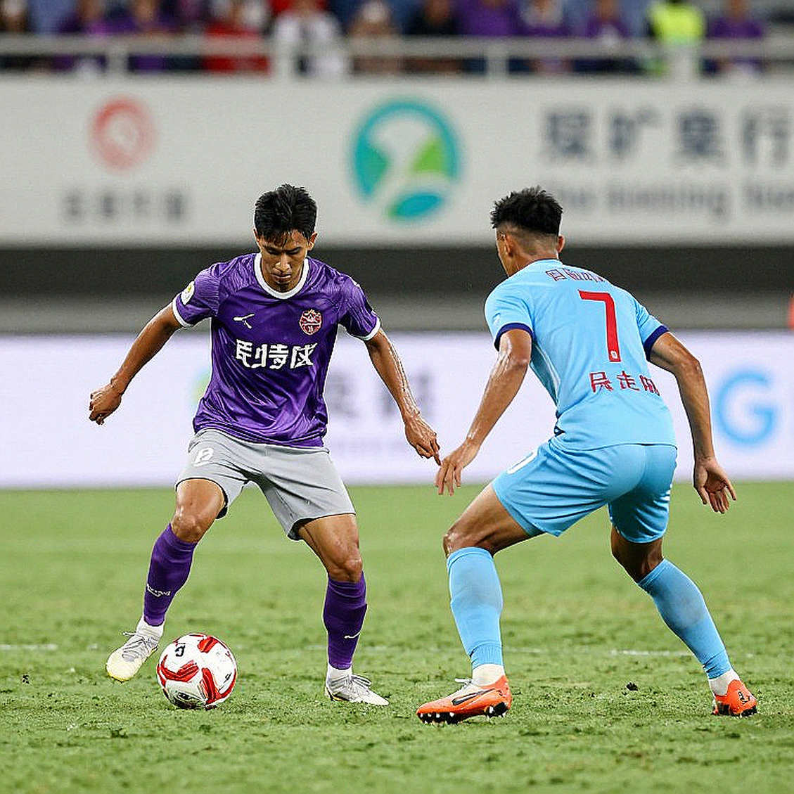 Báo cáo chuyển nhượng V.League 2026/26: Tiền đã về đâu, và vì sao hợp đồng một năm đang đánh thuế tương lai Báo cáo chuyển nhượng V.League 2026/26: Tiền đã về đâu, và vì sao hợp đồng một năm đang đánh thuế tương lai